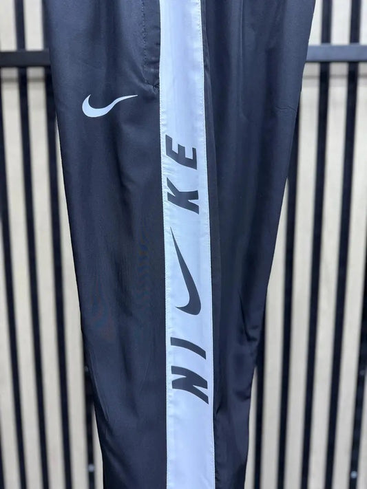 Conjunto Nike Negro y Blanco