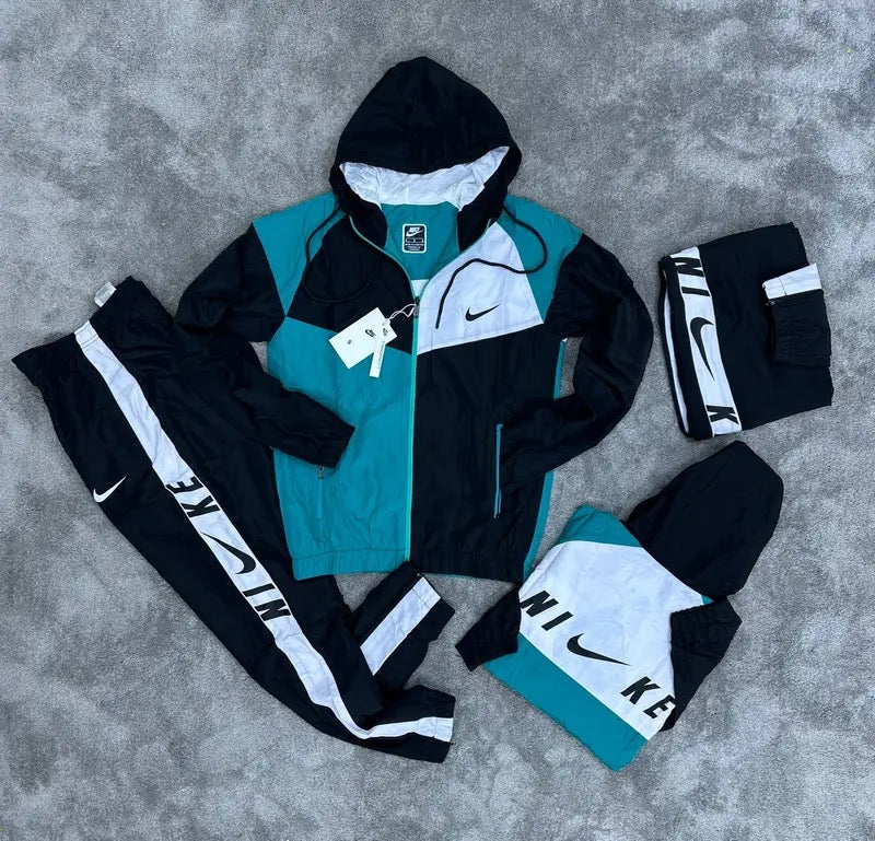 Conjunto Nike azul,Negro y Blanco